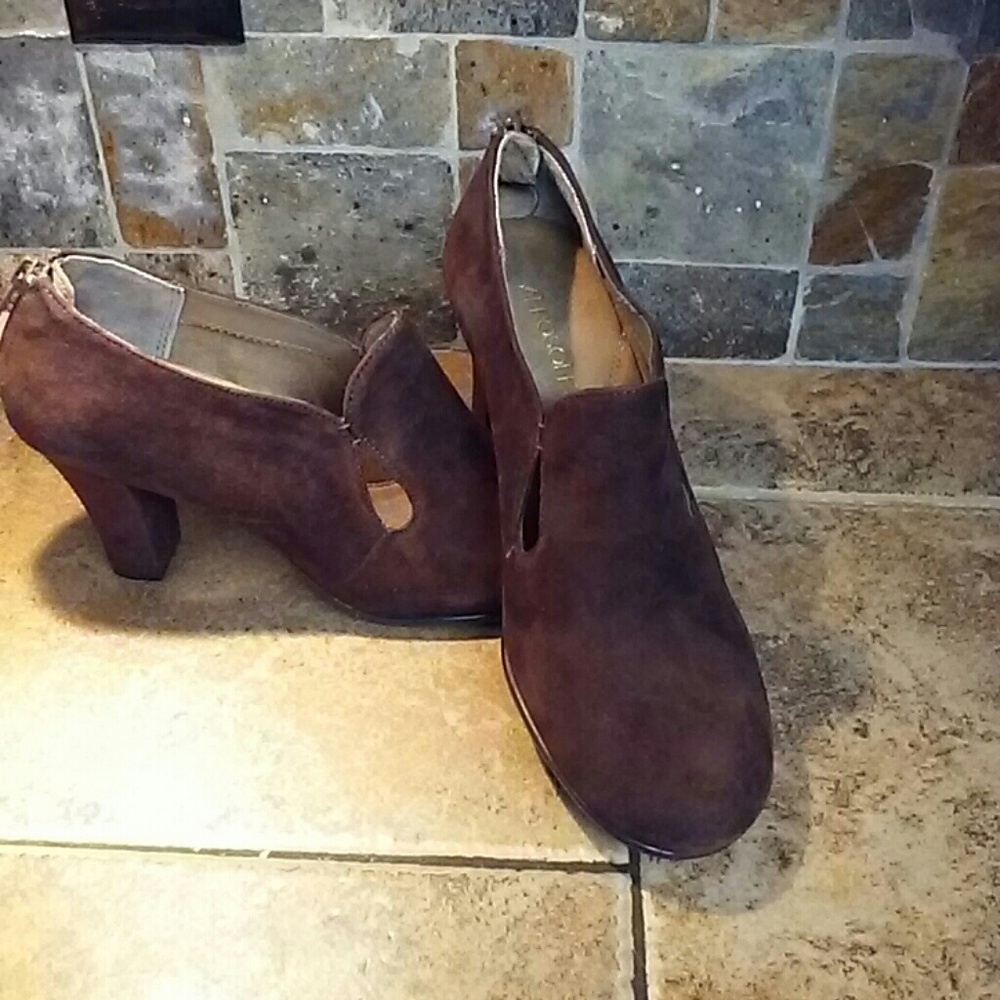 Aerosoles Brown suede booties. Zip back. Cut-outs